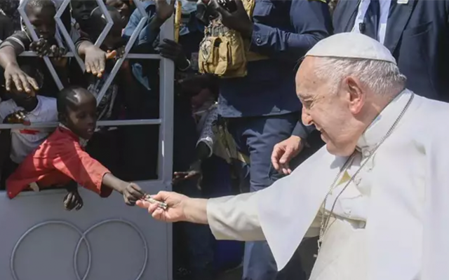 El Papa Francisco durante su viaje a África. Fuente: Vatican Media